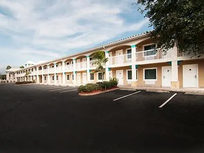 Quality Clermont West Hotel 2*