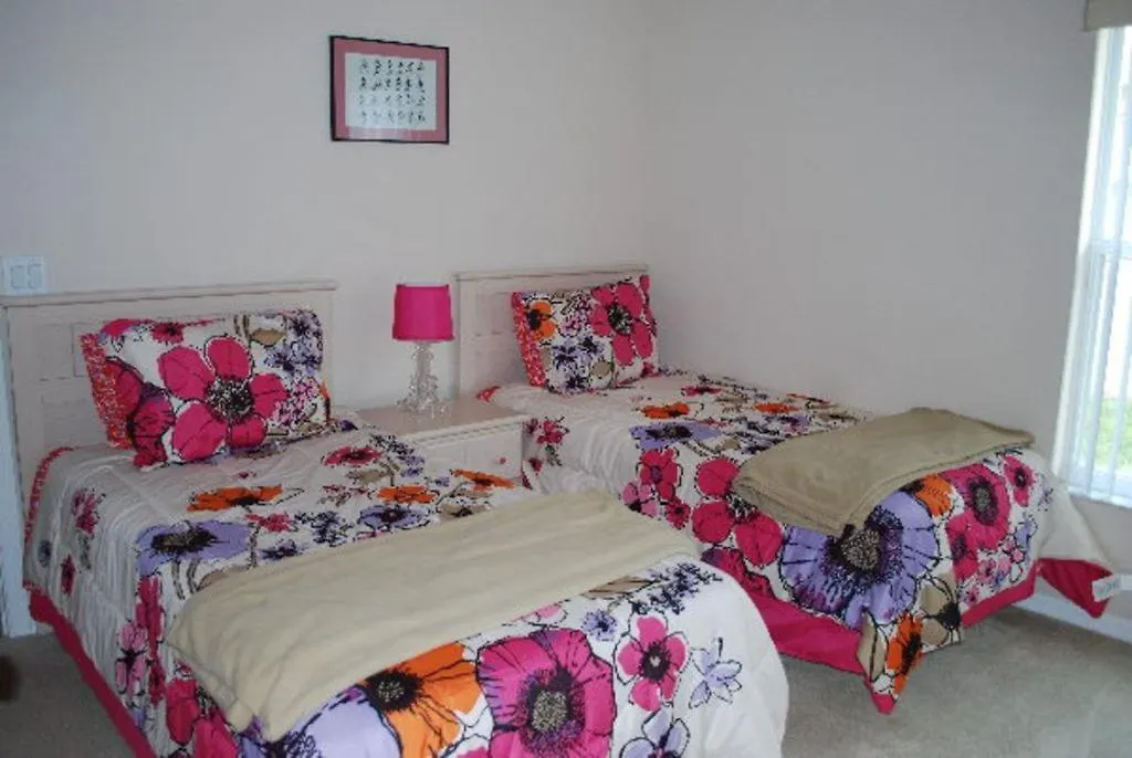 Luxury 5-bed Villa, Located Only 3 Miles From World 빌라 *