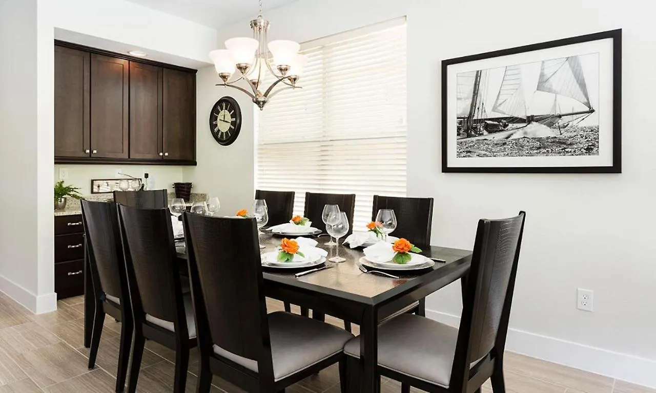 Stylish 5 Bdrm With Themed Bedroom At Reunion