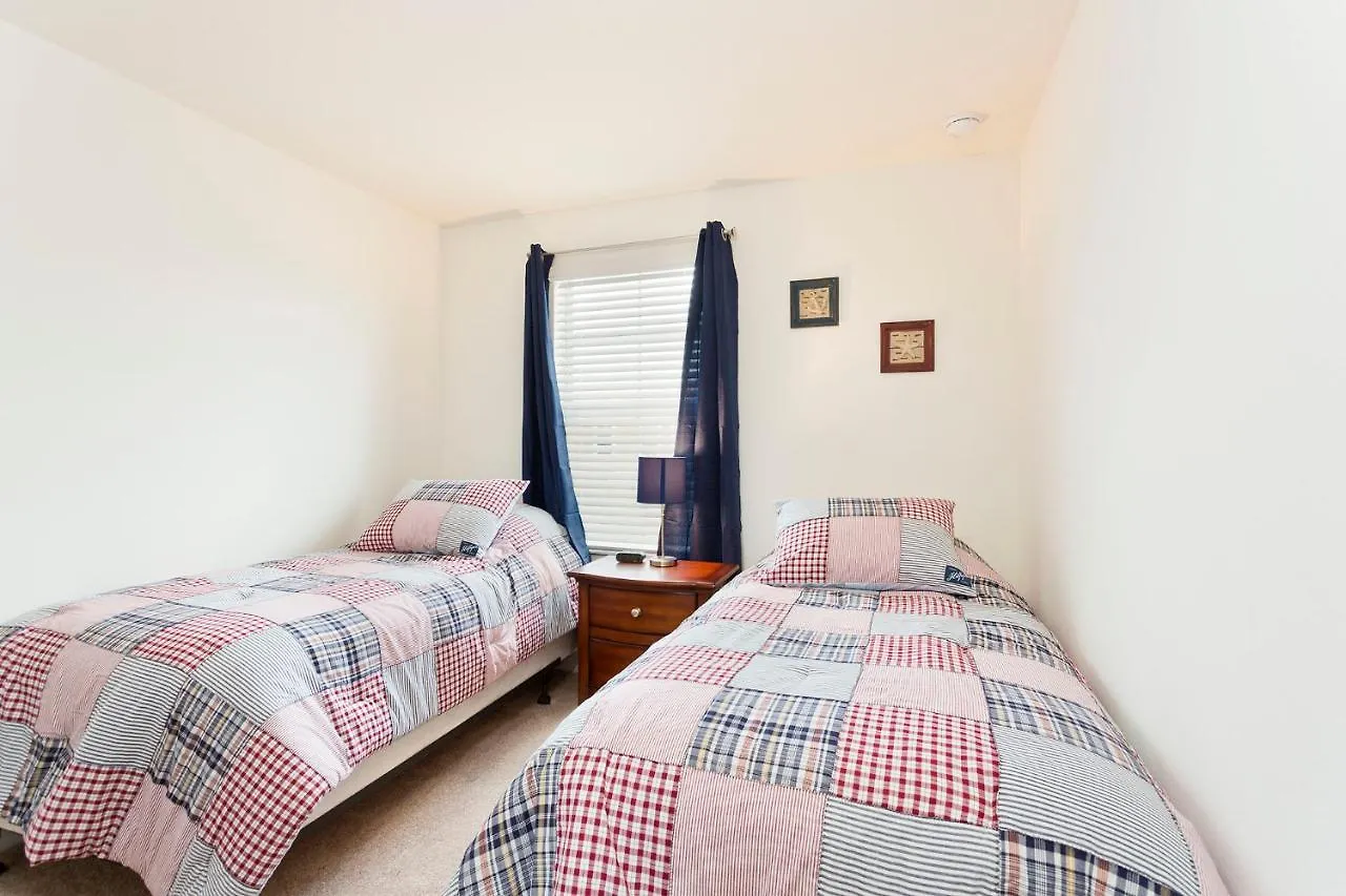3br 3bath Townhome Bbq Pool 15min 1291ft Holiday home