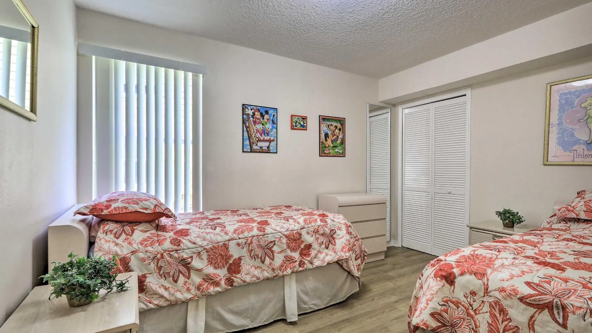 With Pool Access, 6 Miles To Disney! 아파트 *