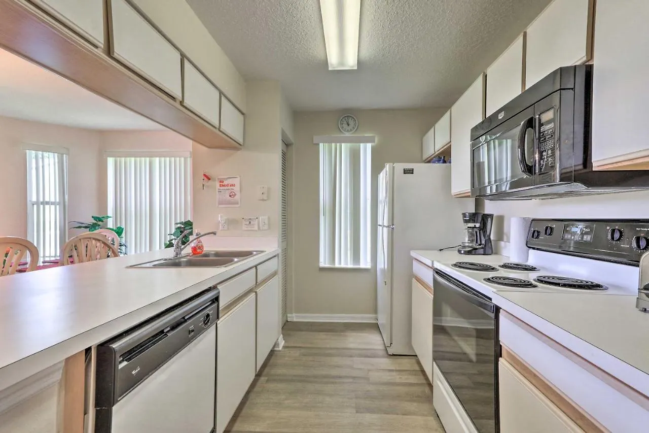 With Pool Access, 6 Miles To Disney! 아파트