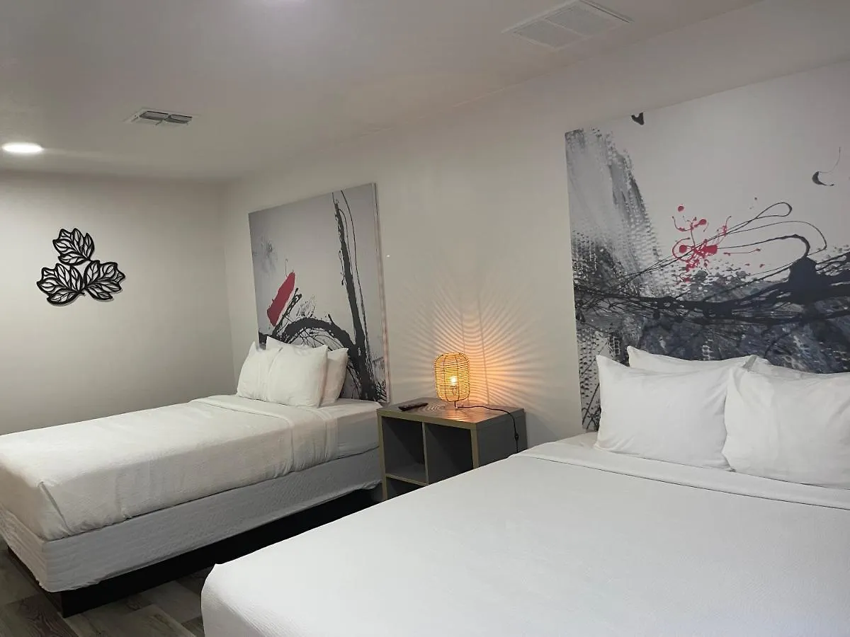 Greenpoint Hotel 3*