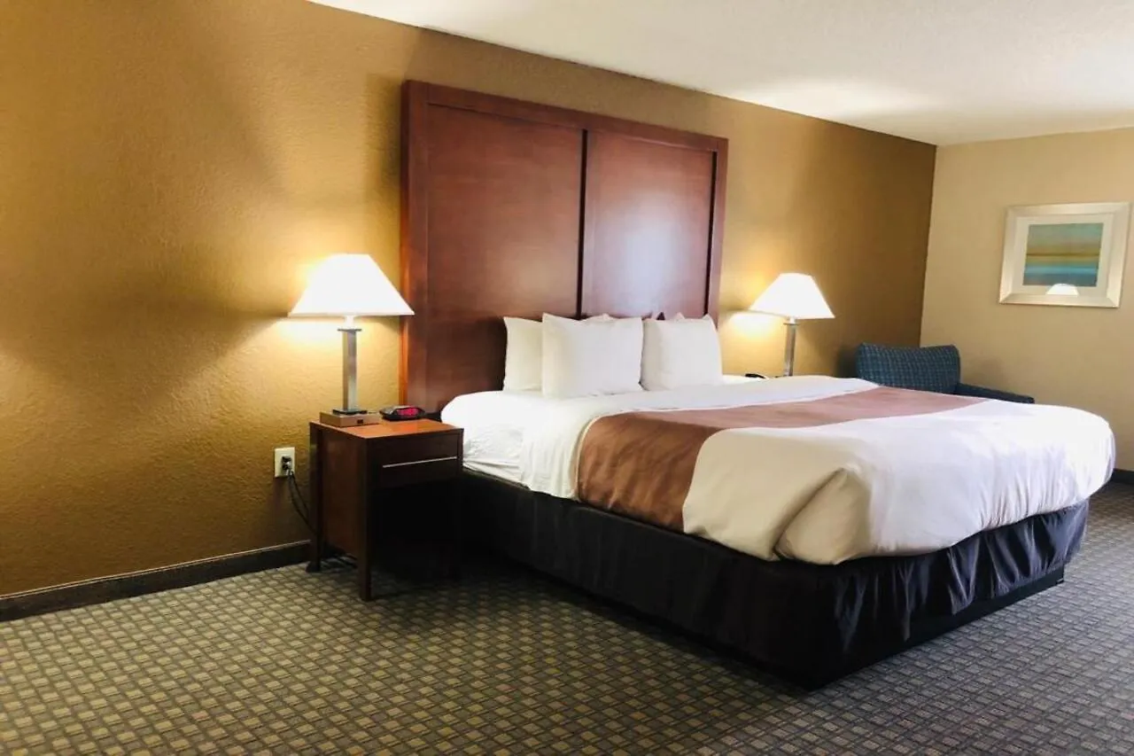 Hotel Quality & Heritage Park 2*