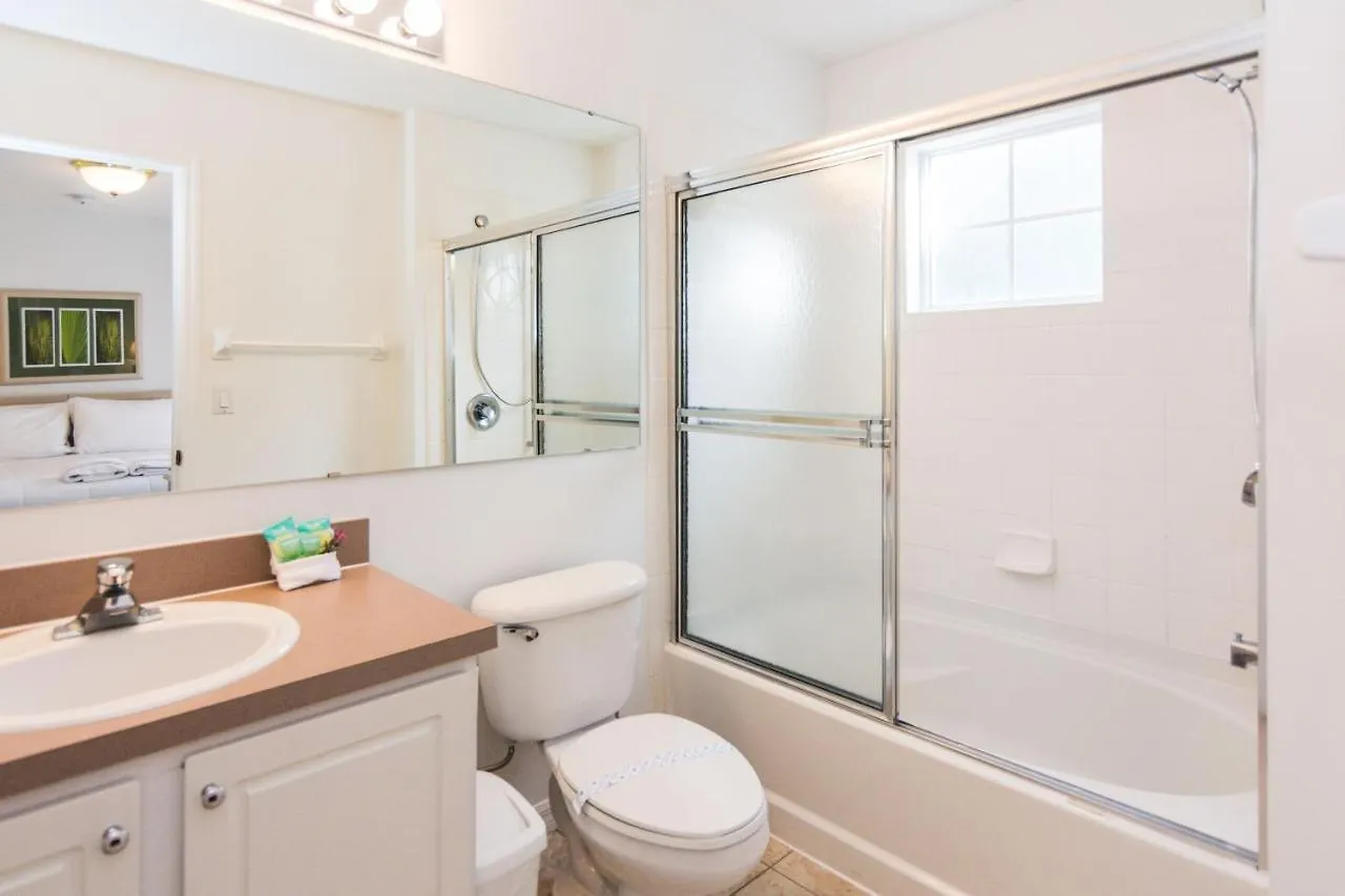Breeze Vacation Townhome At Lake Berkley Kissimmee
