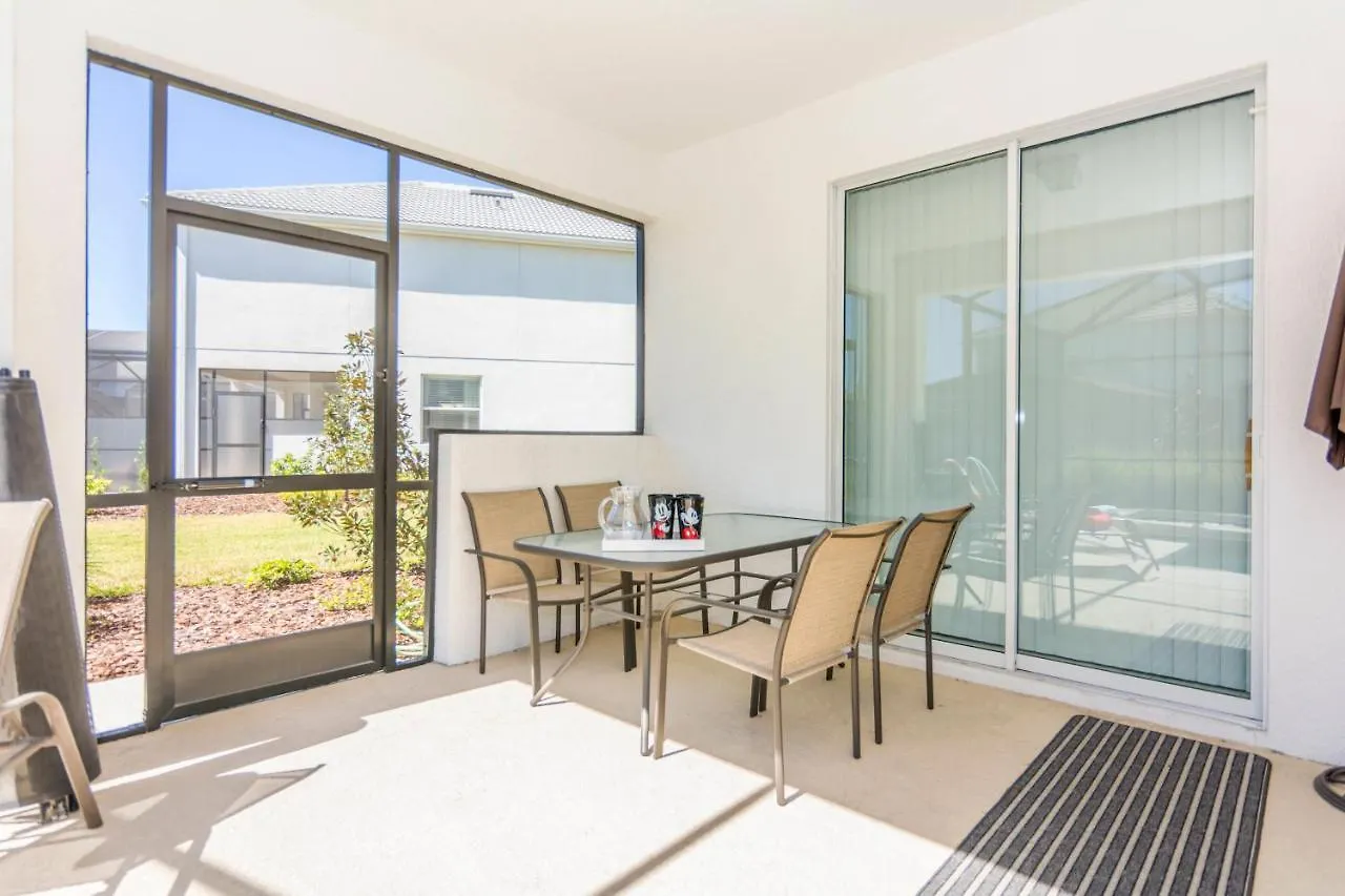 Enchanting Decor With Private Pool At Storey Sl4714 *