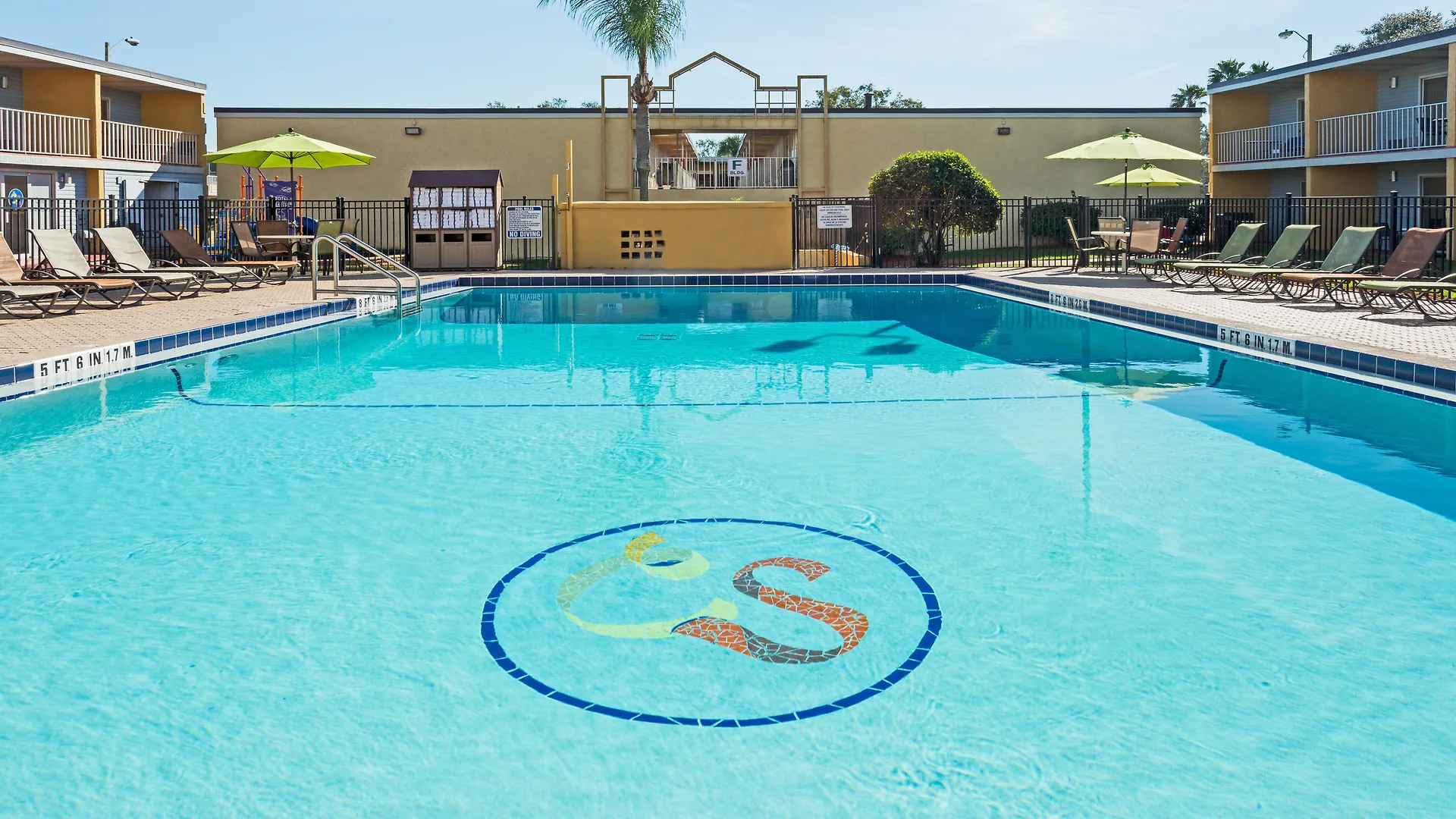 Celebration Suites Курортный комплекс 3*