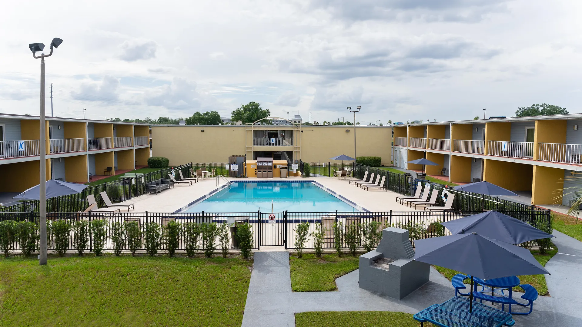 Курортный комплекс Celebration Suites 3*