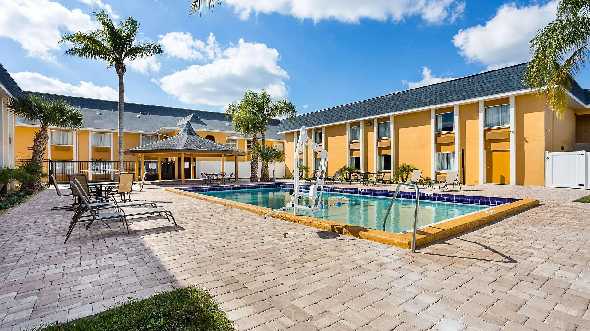 Hotel Quality & Heritage Park 2*