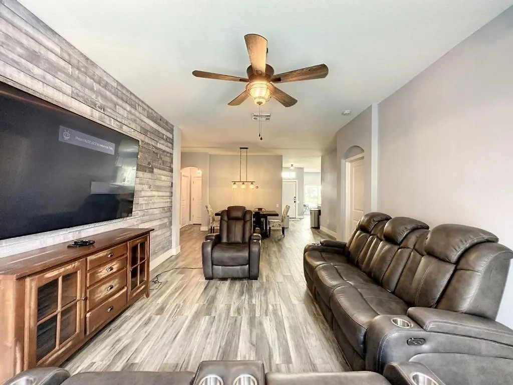 4 Bed 2 Bath Pool Luxury In A