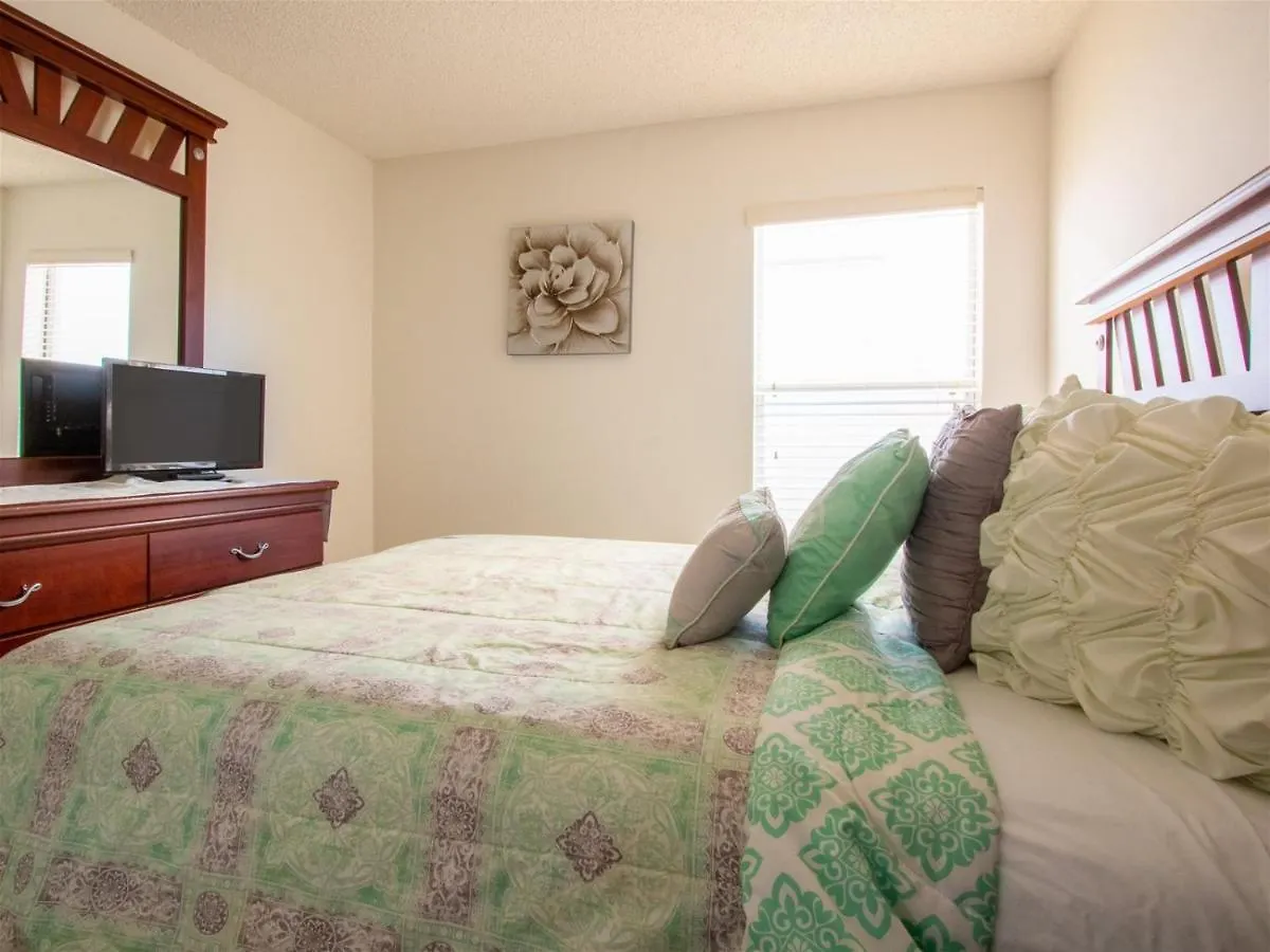 4 Bed And 3 Bath In Perfect Location With Pool By Florida Dream * Kissimmee