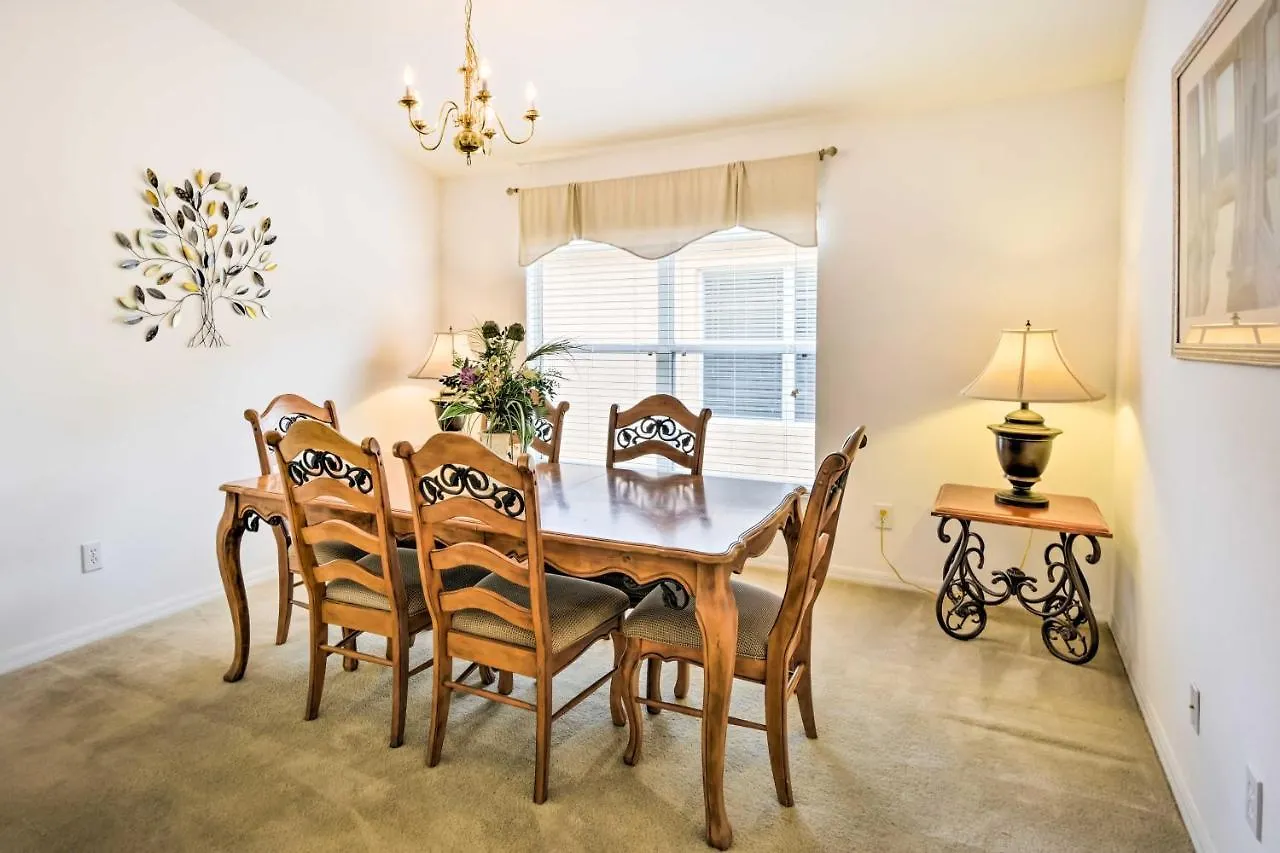 Sunny Florida Retreat With Pool 25 Mi To Сasa de vacaciones Kissimmee