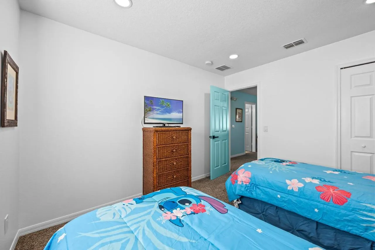 Near Disney, Recently Renovated, Clubhouse Villa