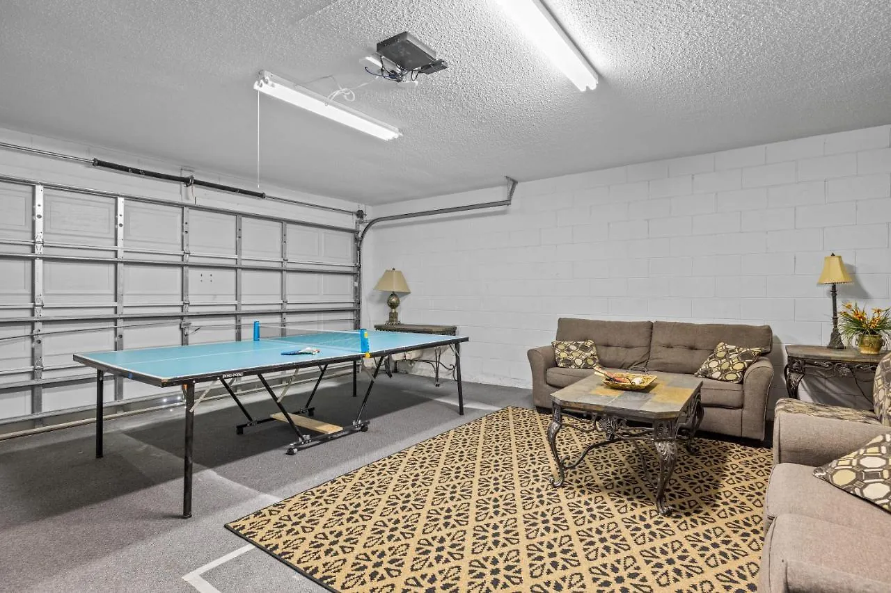 Near Disney, Recently Renovated, Clubhouse Villa