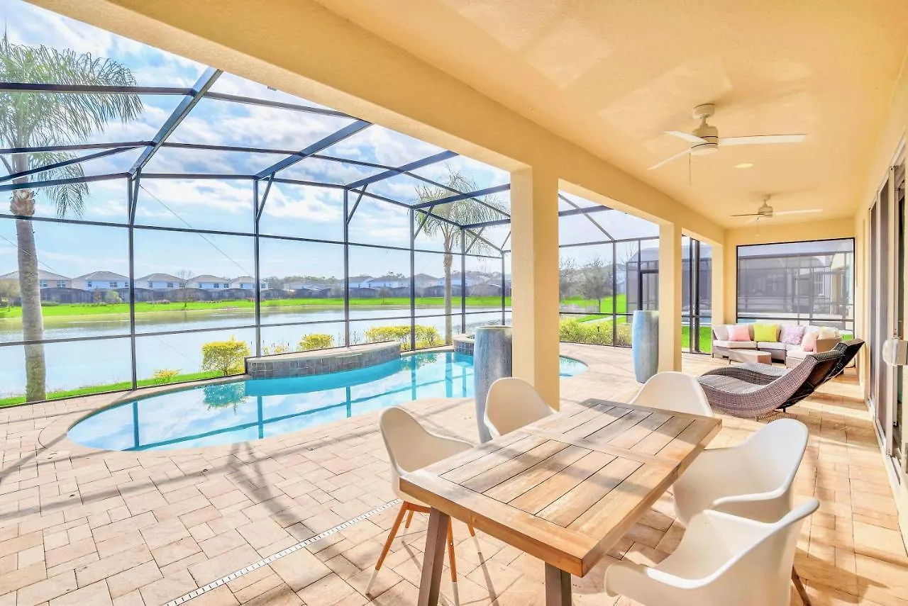 Ferienhaus 10br Luxury Mansion - Family - Sleeps 20 - Private Pool, Hot Tub And Bbq! *