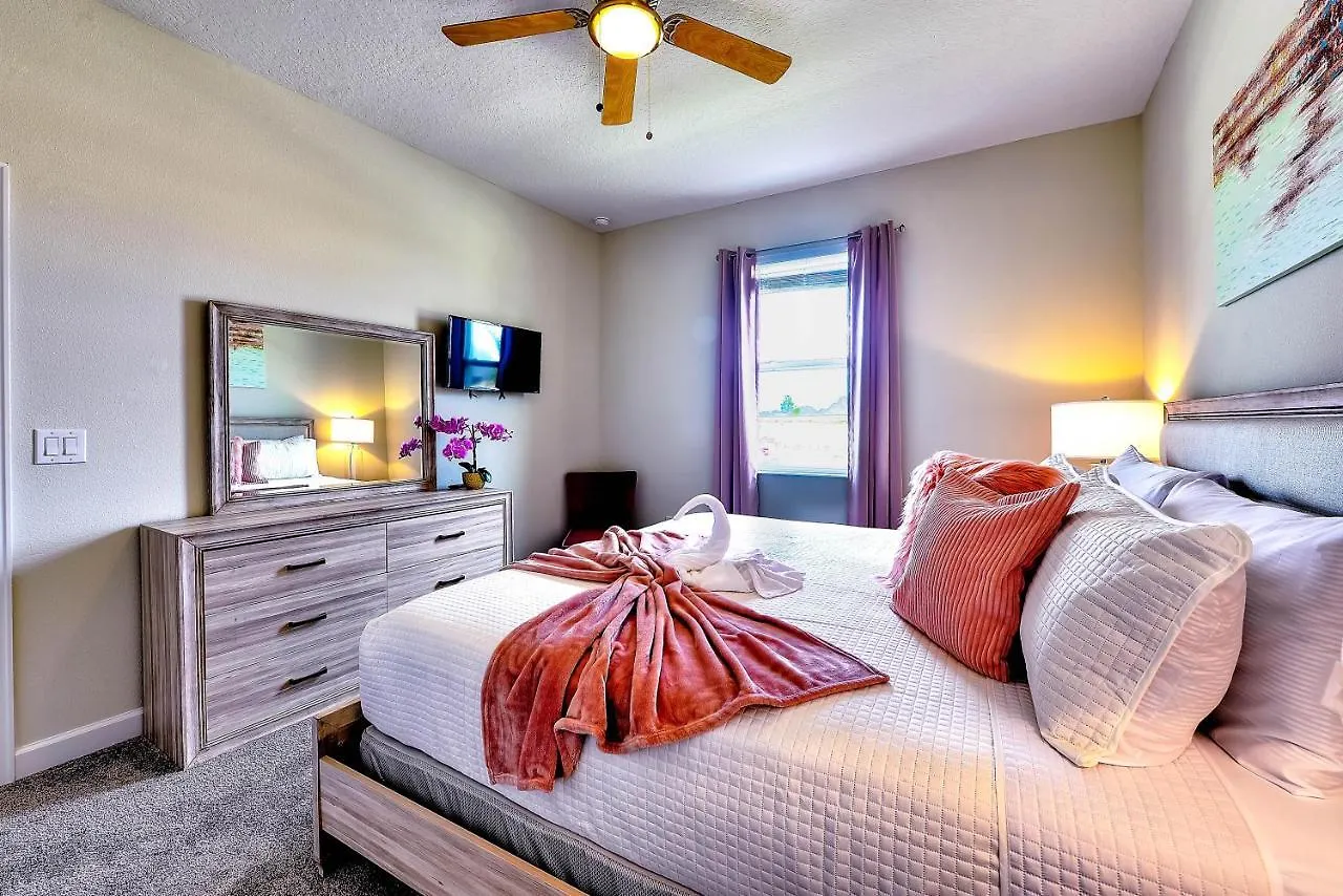 Brand New Champions Gate Resort, Game Room, Near Attractions!! Holiday home