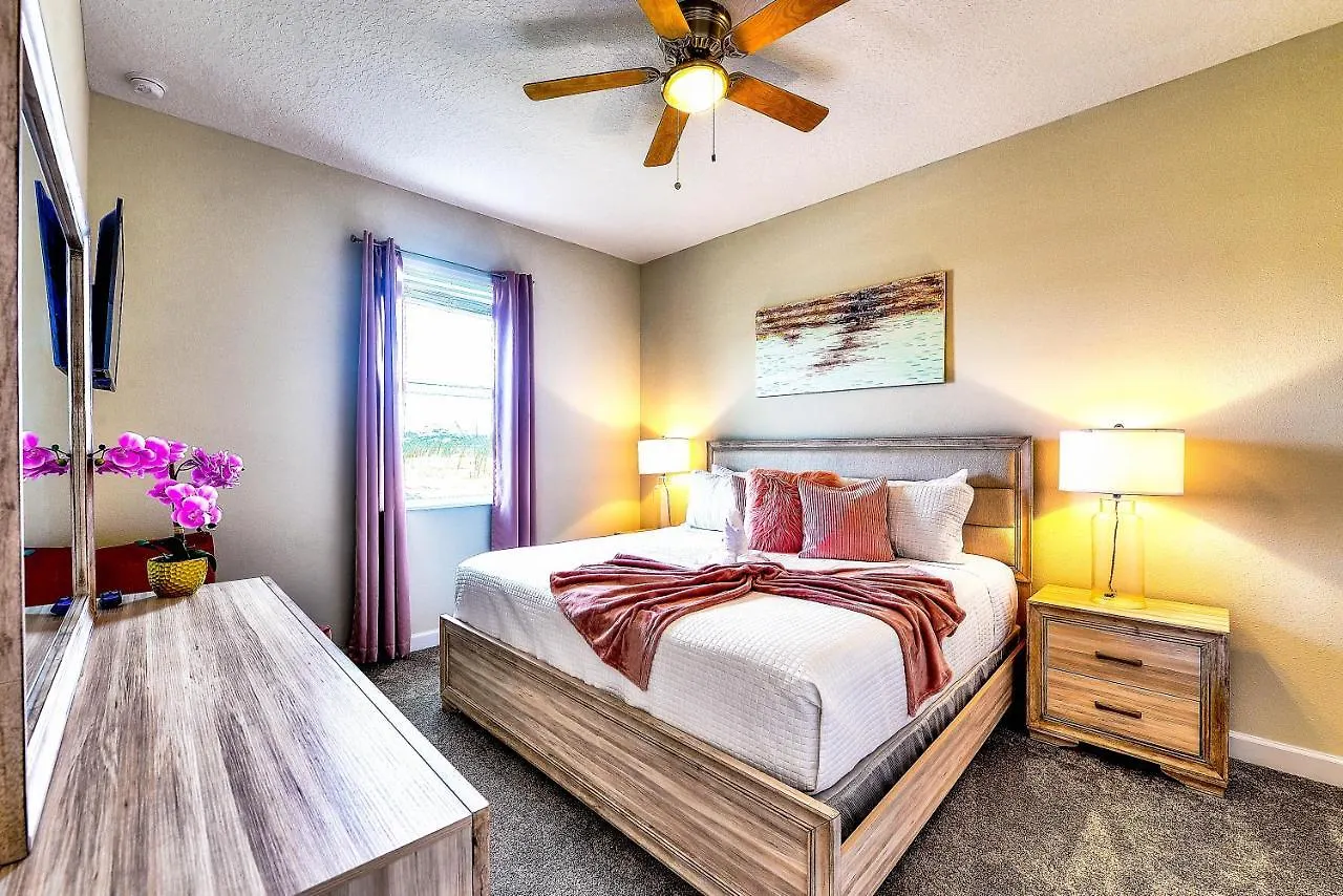 Holiday home Brand New Champions Gate Resort, Game Room, Near Attractions!!