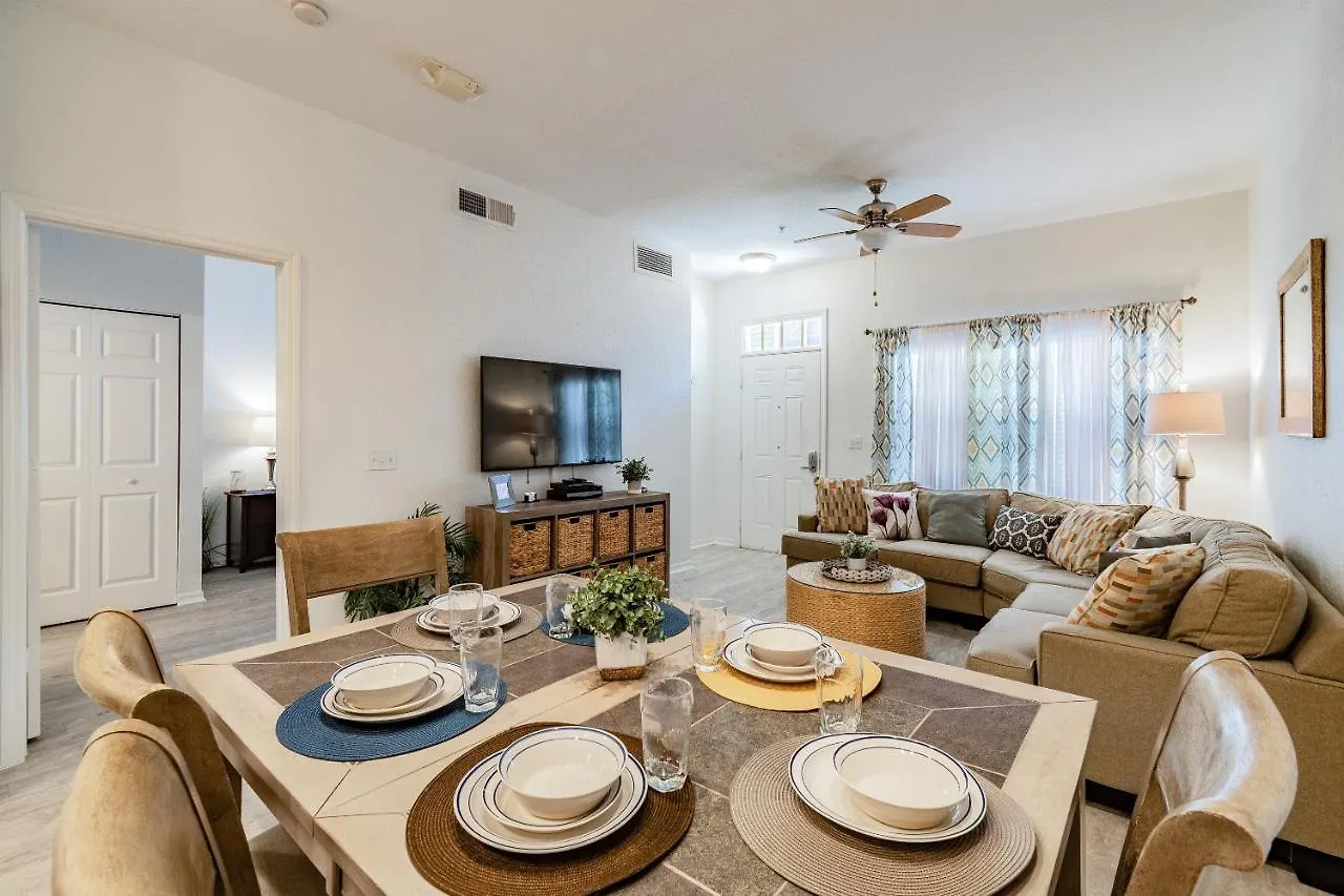 Spectacular And Resort! Near Dis, Splash Park, With Boats, Pool, And Has It All! Rates Too! * קיסימי
