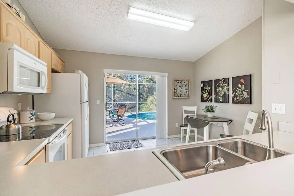Is Paradise Found! Private In-ground Pool Home, Views, Near Dis, No Steps, Rates! * Kissimmee