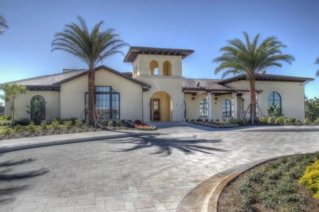 Reunion South Facing Pool 3 Bed/3.5 Baths