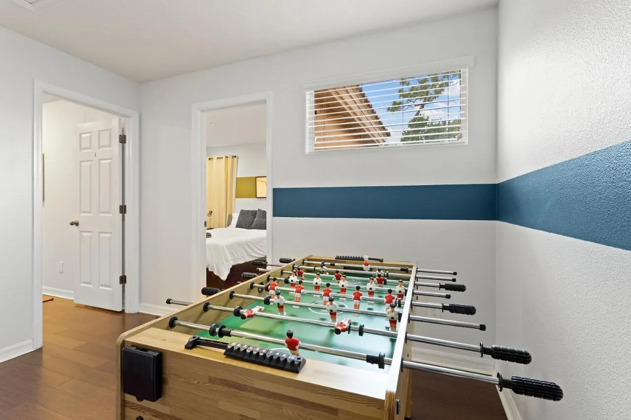 Huge 6br House - Private Pool Retreat Near 別荘 *