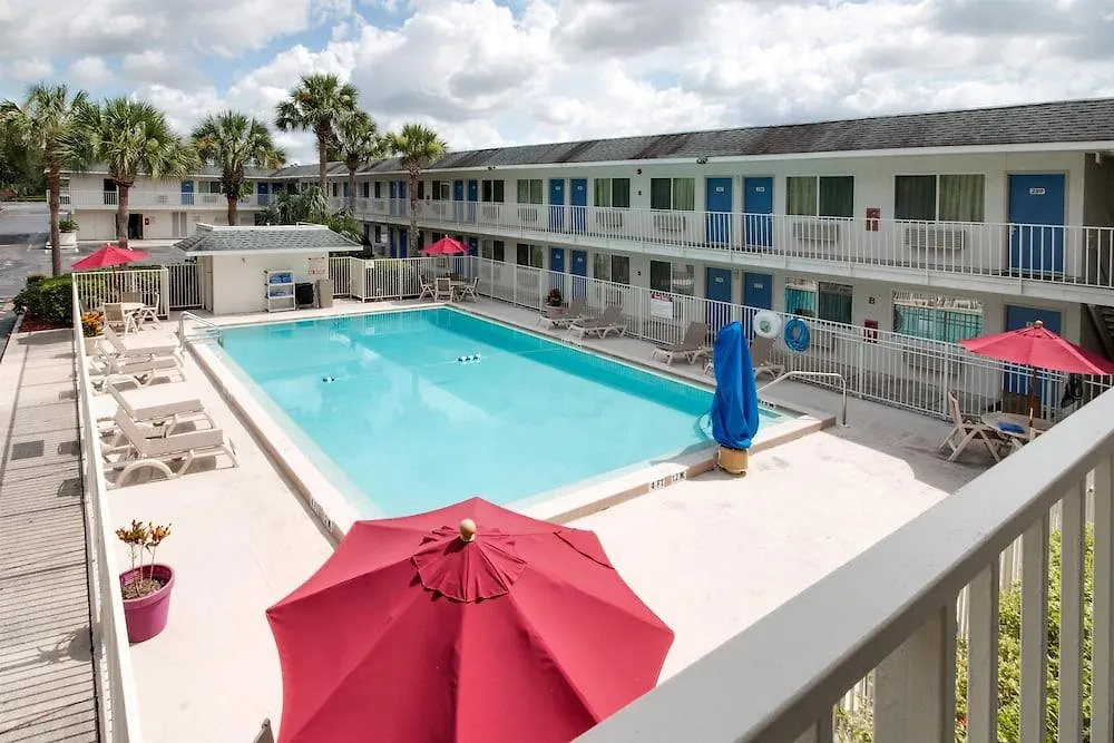 Hotel 6-kissimmee, Fl - Orlando