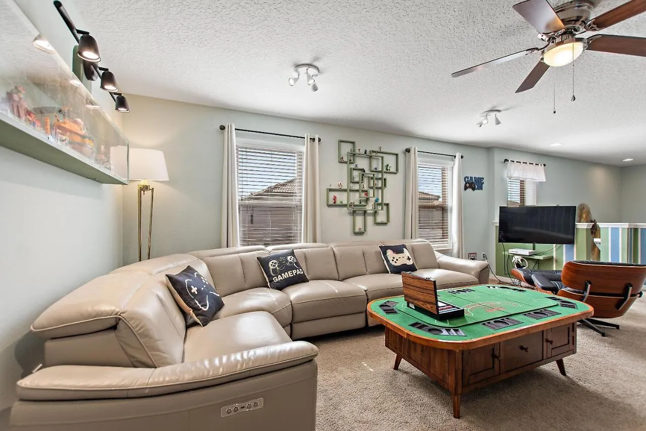 Stylish Cozy Family Getaway With Private Pool And View