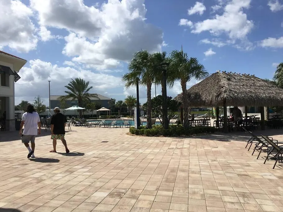 Family Place With Gorgeous View 4 Miles To Kissimmee