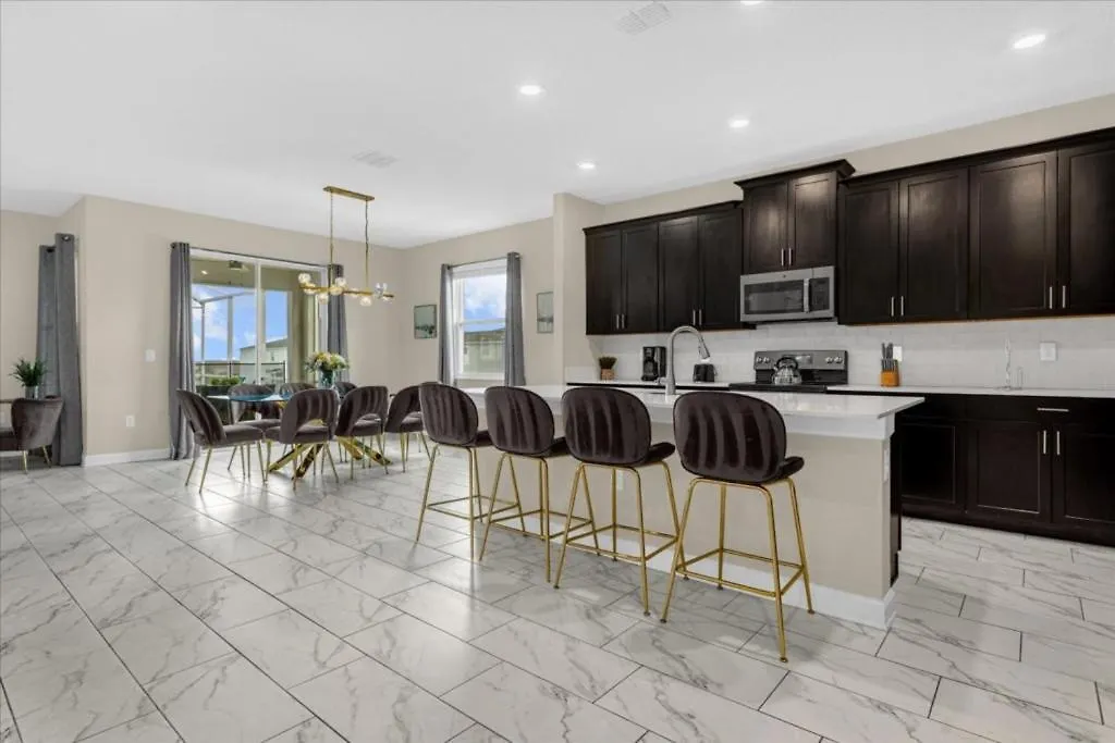 6 Bedrooms- 5 Bathrooms- Champions 1097 Ls 度假居