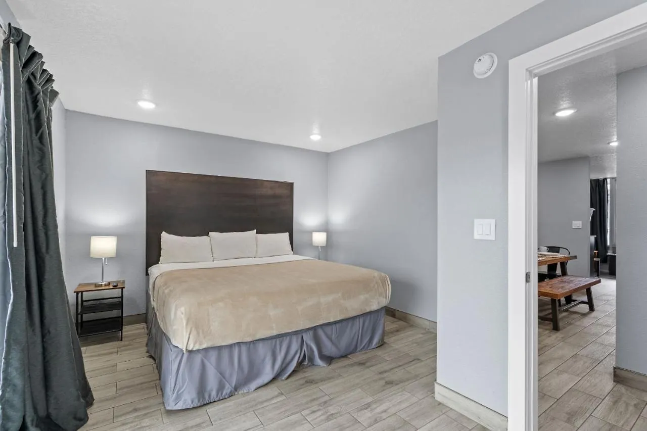 Celebration Suites 3*