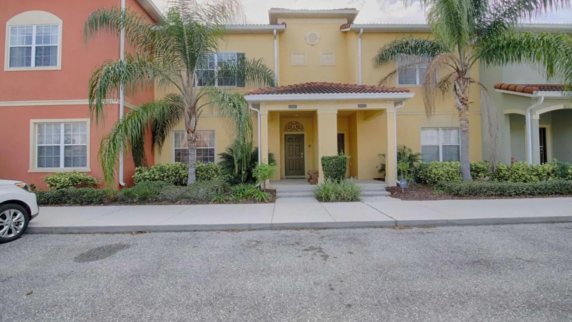 8960 Paradise Palms *