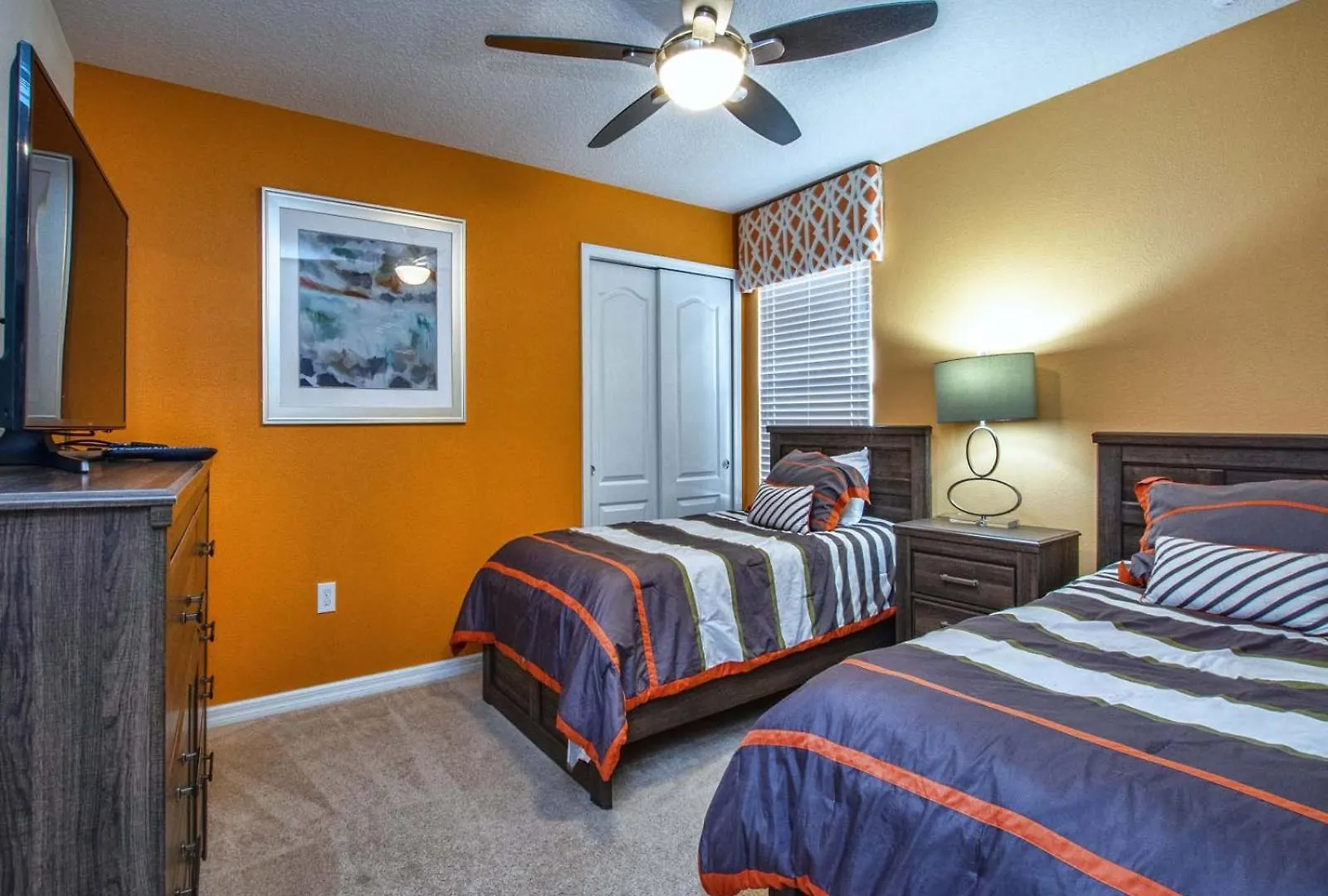 Upscale 8br, Pool, Spa, Gameroom By