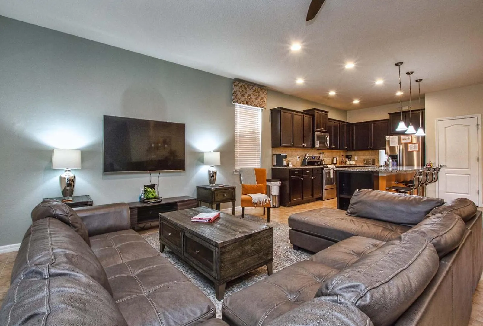 Upscale 8br, Pool, Spa, Gameroom By *