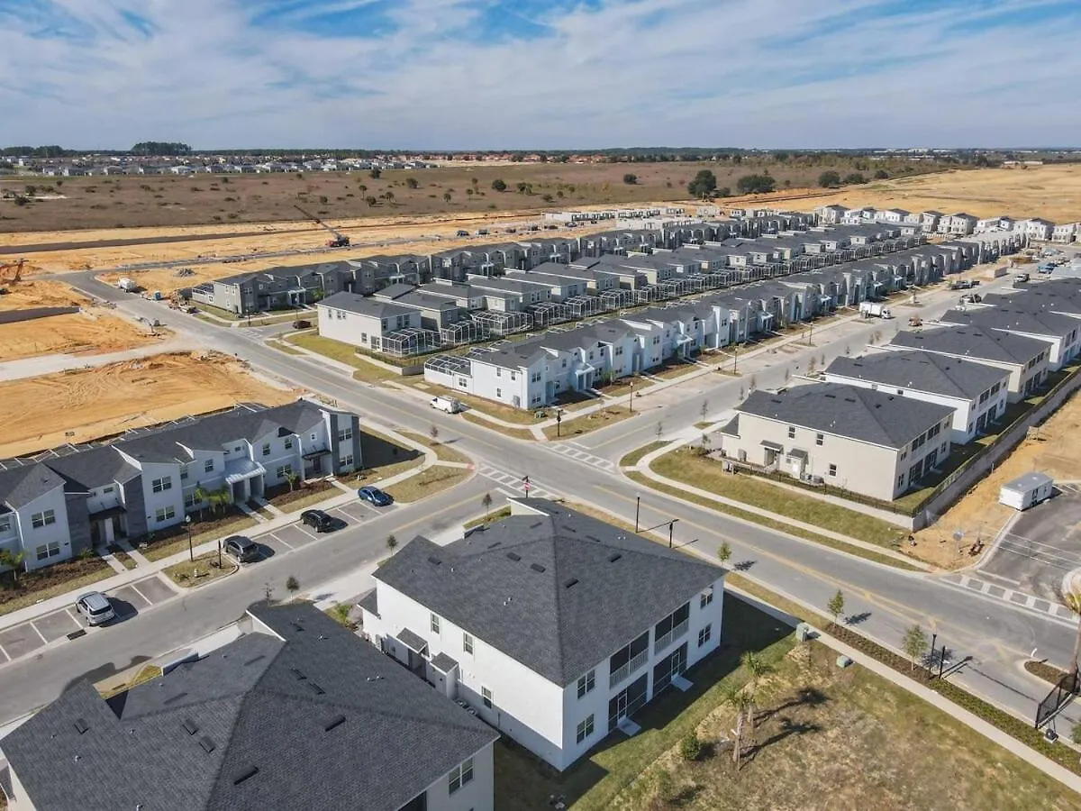 Comforting 2br With Waterpark & Game