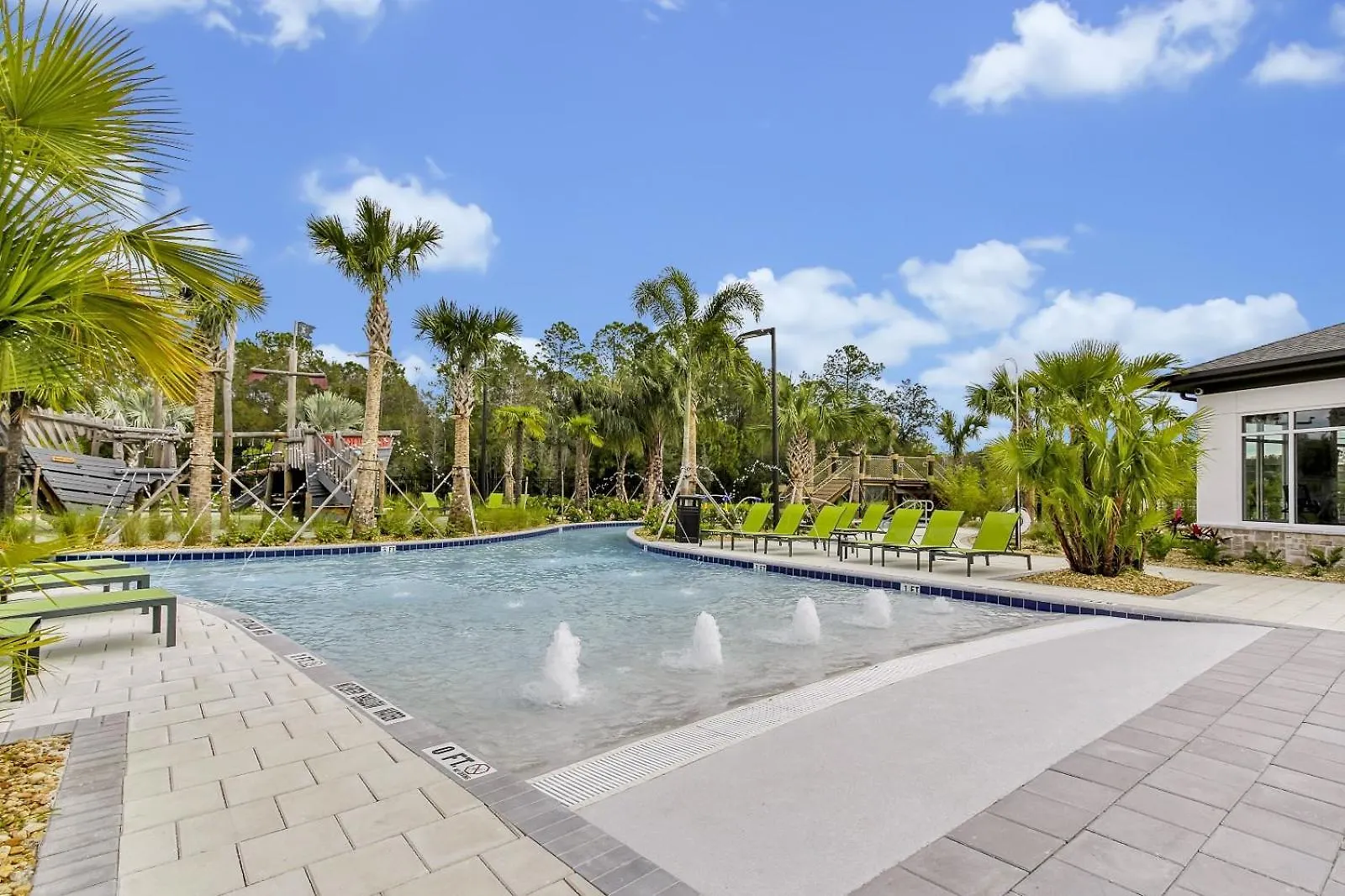 Storey Escape W/ Pool, Games & Water Park Holiday home *