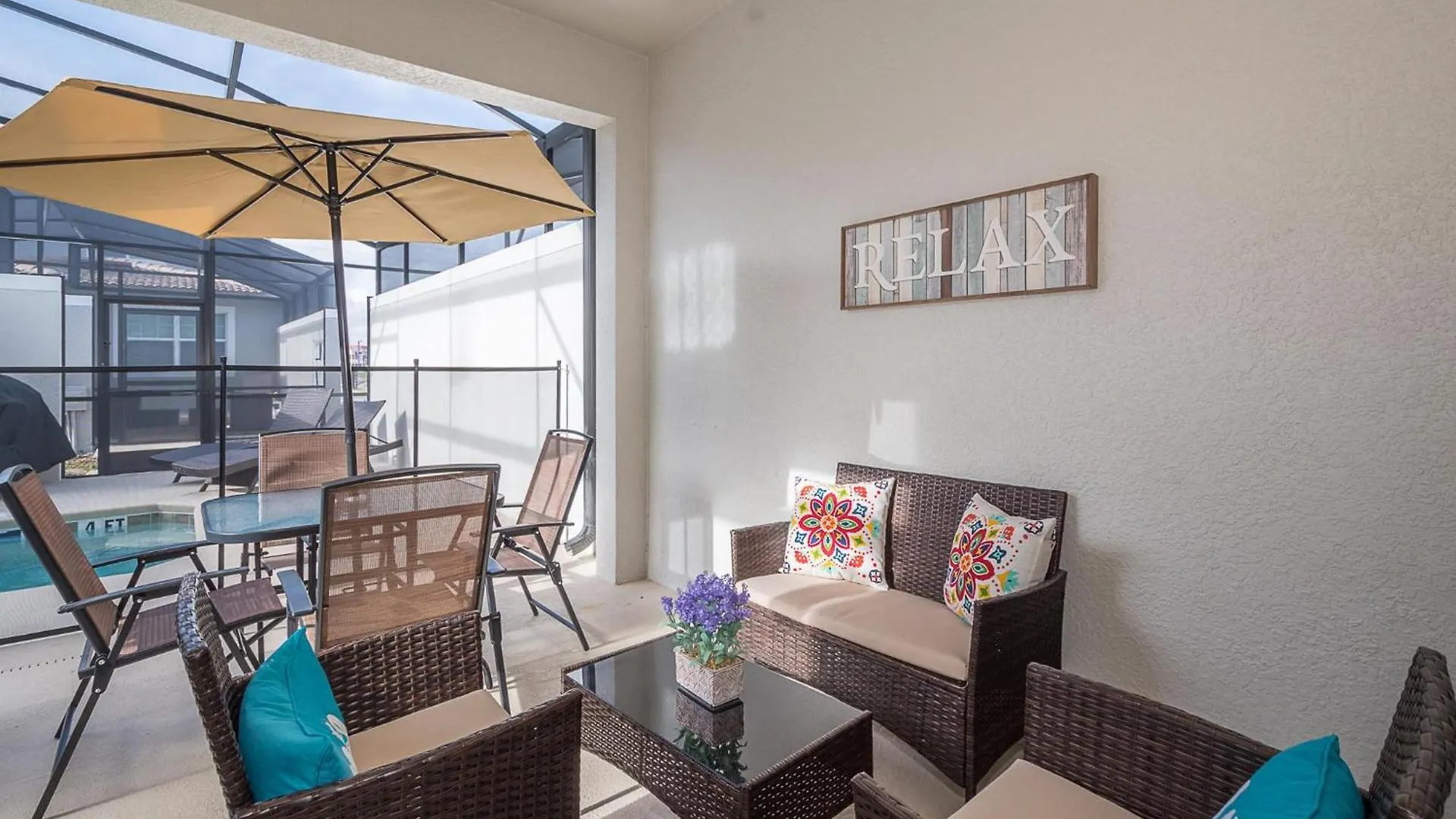 4834bv Townhouse 4 Bedrooms & 3 Bathrooms + Pool