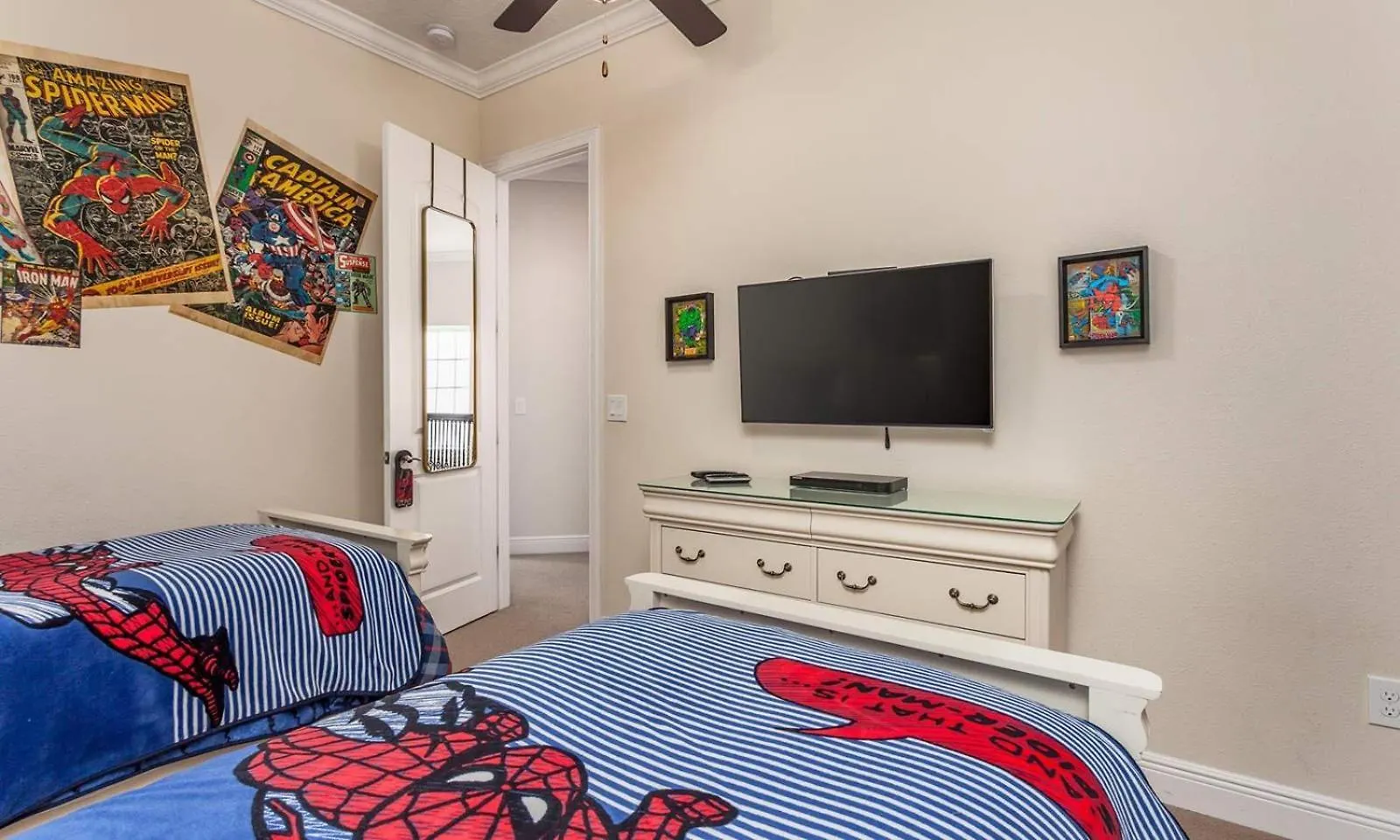Bright 5 Bdrm With Game Theater At Reunion Сasa de vacaciones