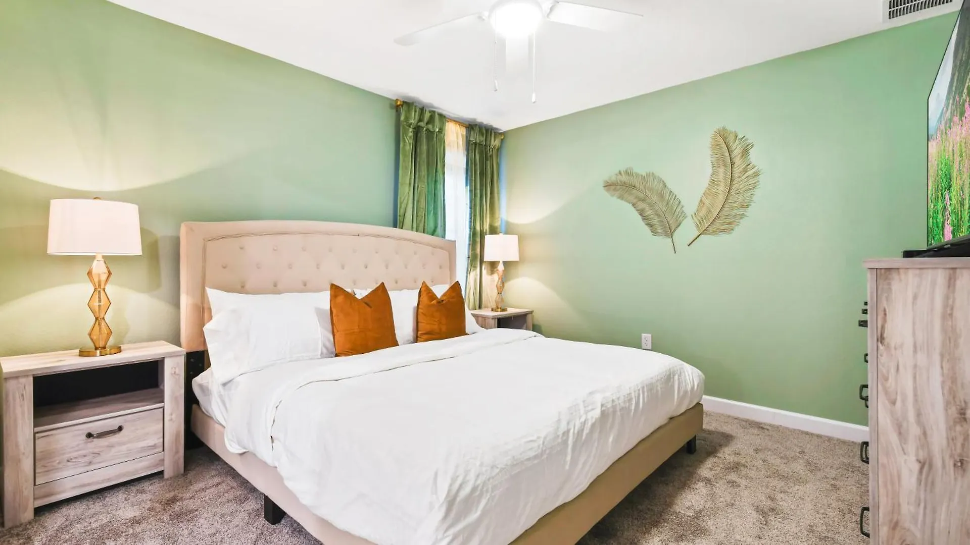 Storey 9br Lakeview Pool/spa/game