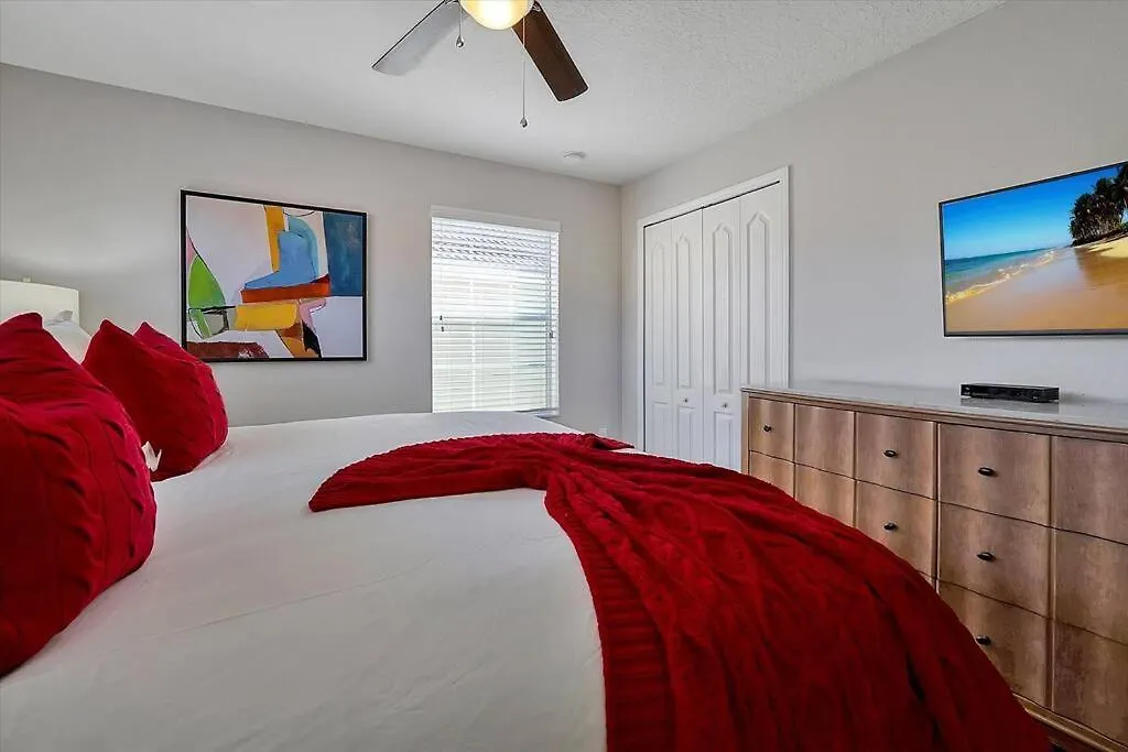 Just Renovated, Private Heated Pool, Access