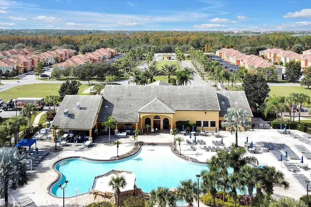 Just Renovated, Private Heated Pool, Access