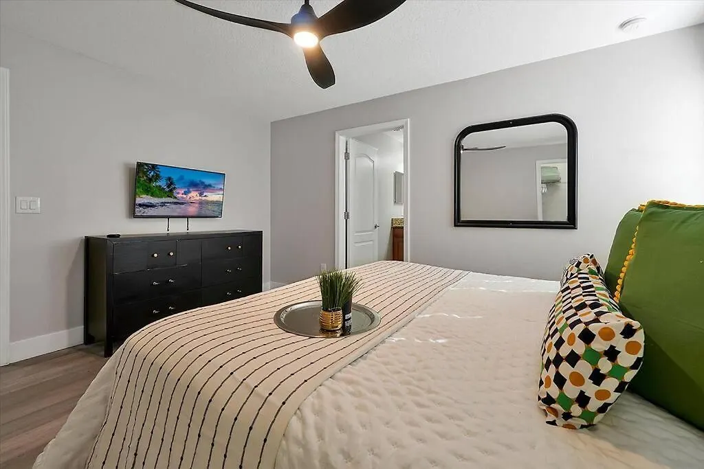 Just Renovated, Private Heated Pool, Access * Kissimmee