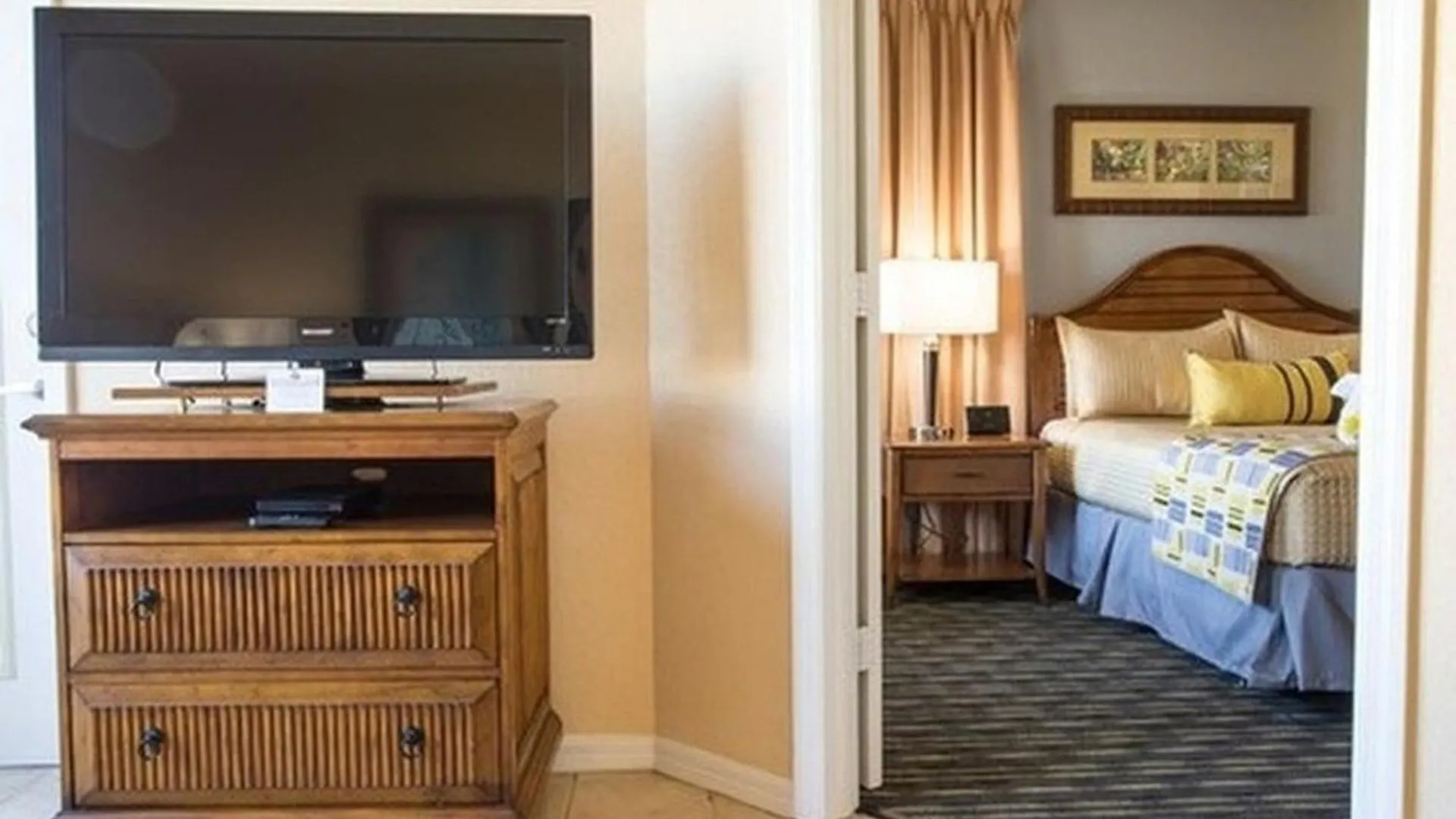 Vacation Village At Parkway 4*
