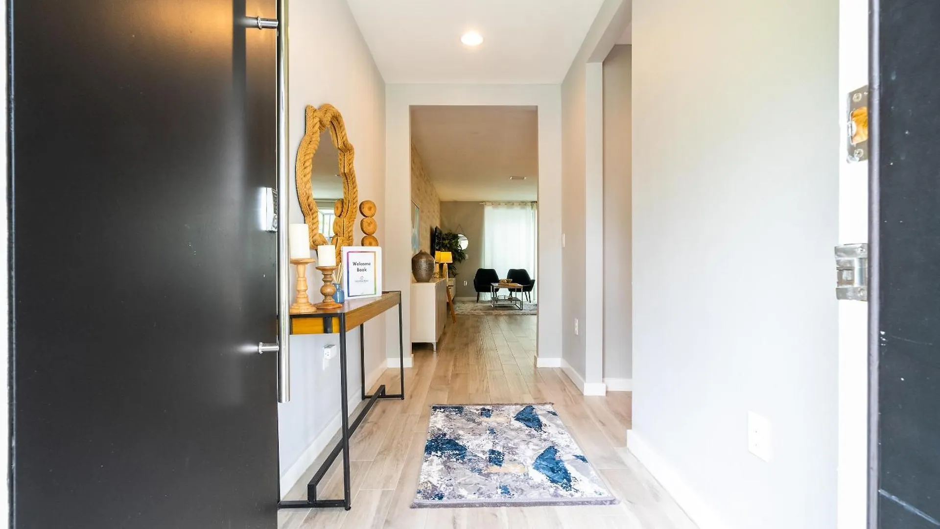 Vakantiehuis Incredible 4br Near Parks With Splash Pool At Le Reve - 4459