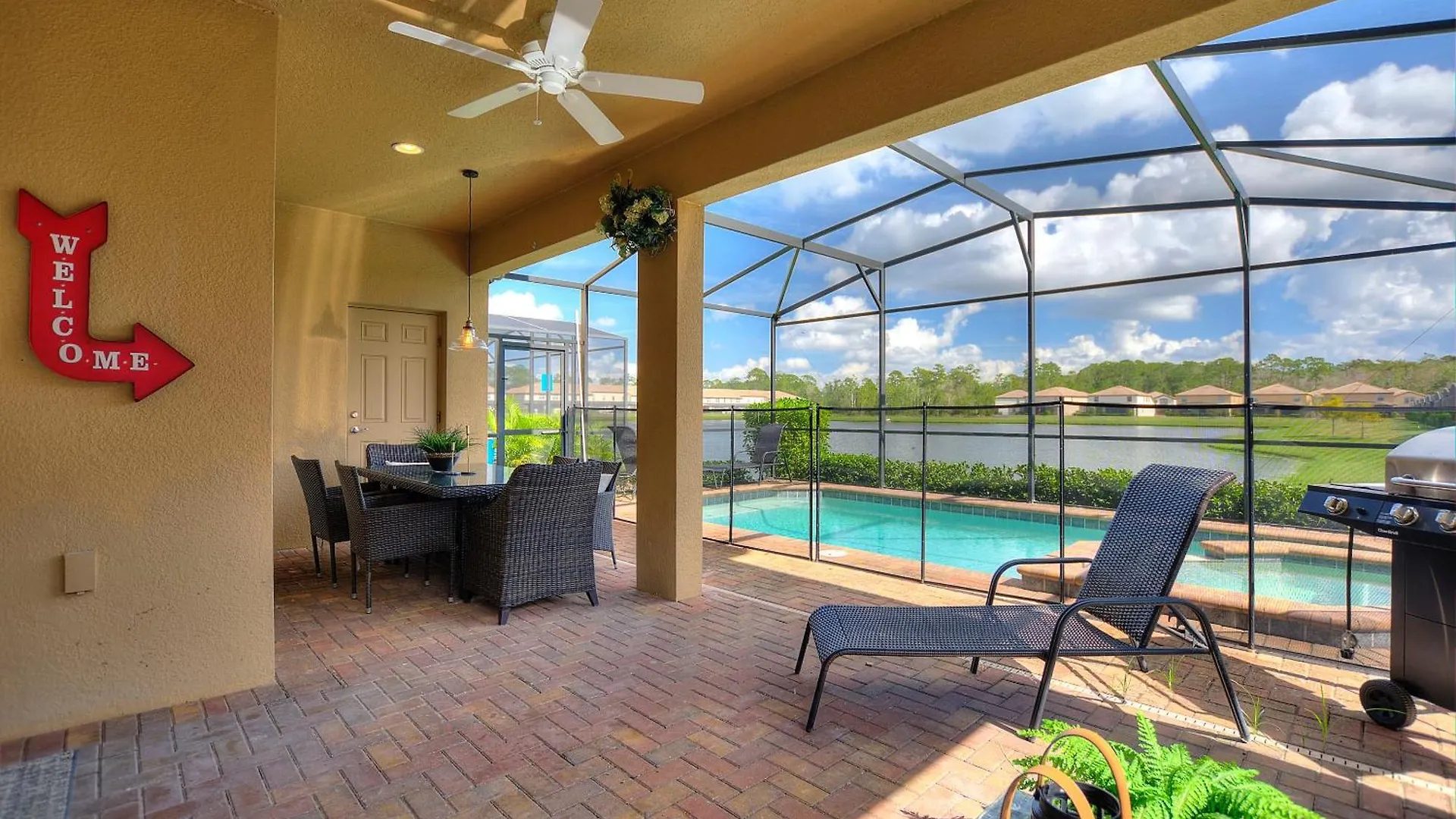 Stylish Cozy Family Getaway With Private Pool And View Kissimmee