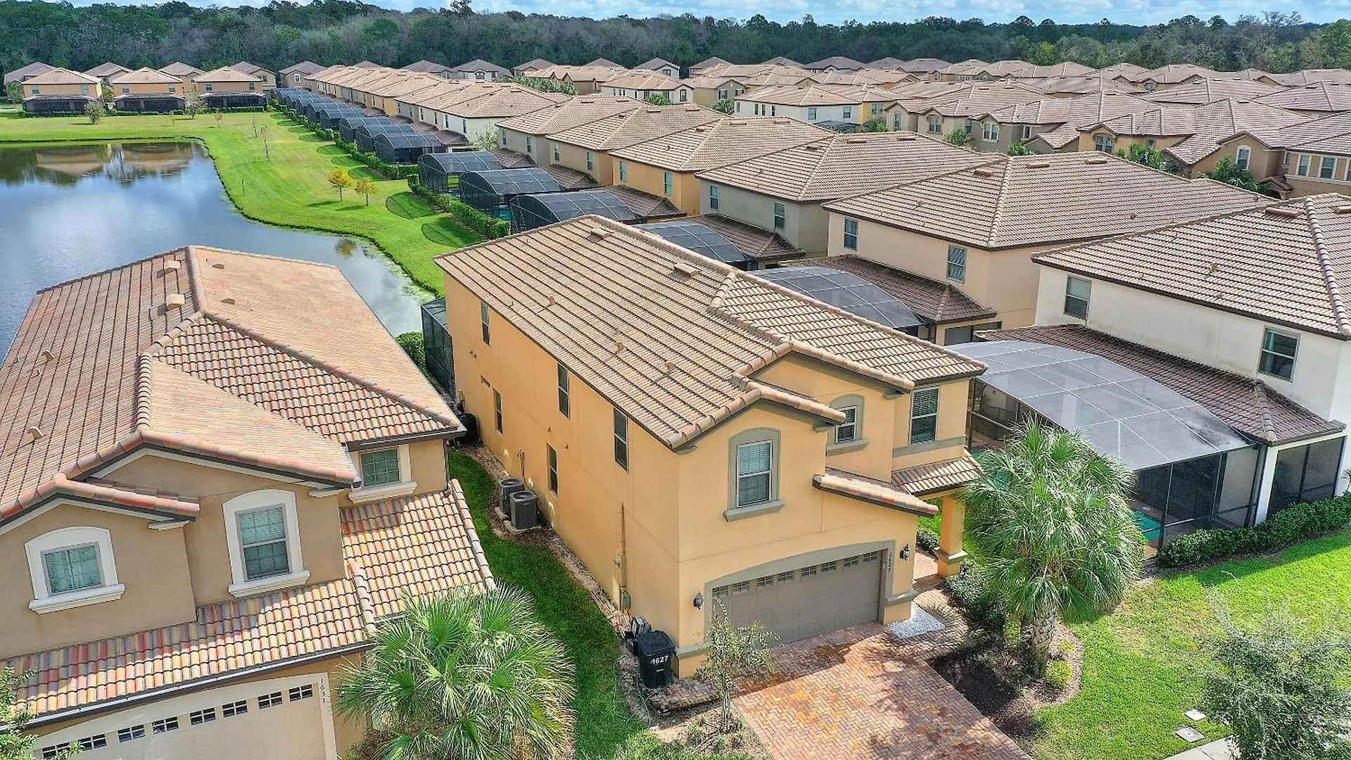 Stylish Cozy Family Getaway With Private Pool And View