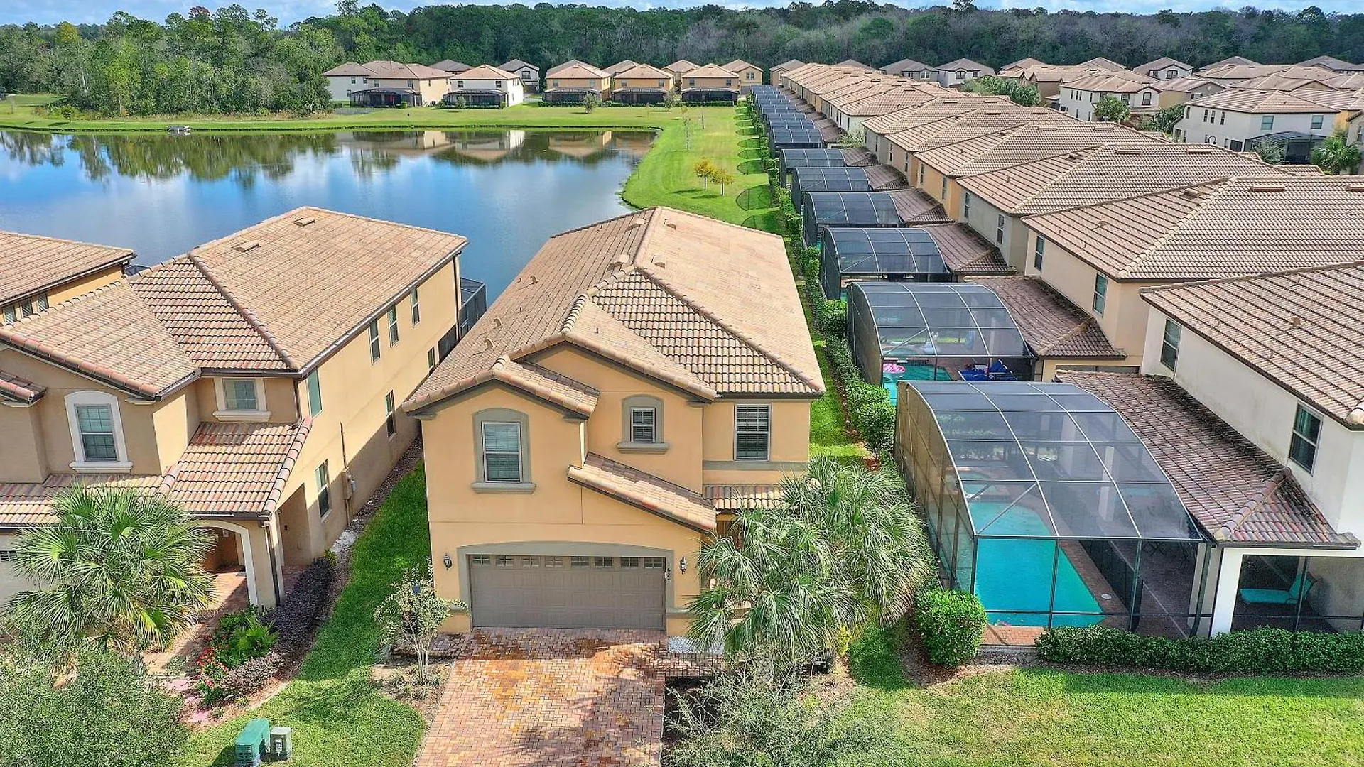 Stylish Cozy Family Getaway With Private Pool And View