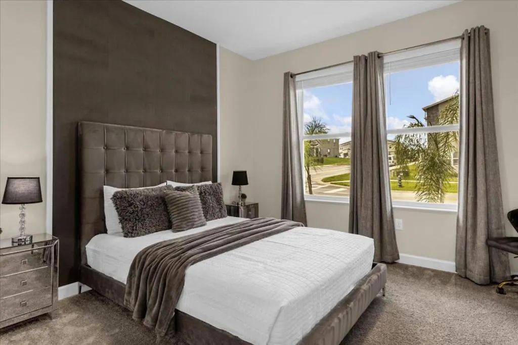 6 Bedrooms- 5 Bathrooms- Champions 1097 Ls 度假居