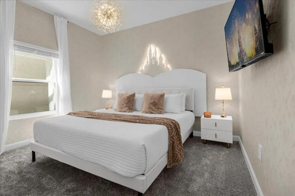 5 Bedrooms- 4 Bathrooms- Storey 2584 Rt *