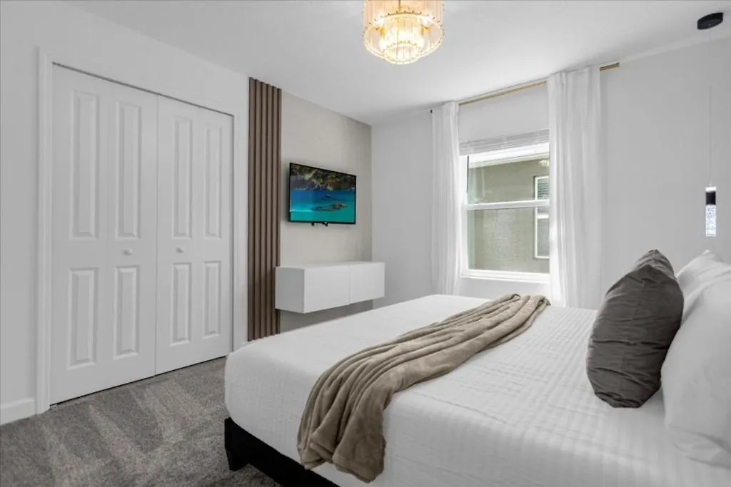 5 Bedrooms- 4 Bathrooms- Storey 2584 Rt