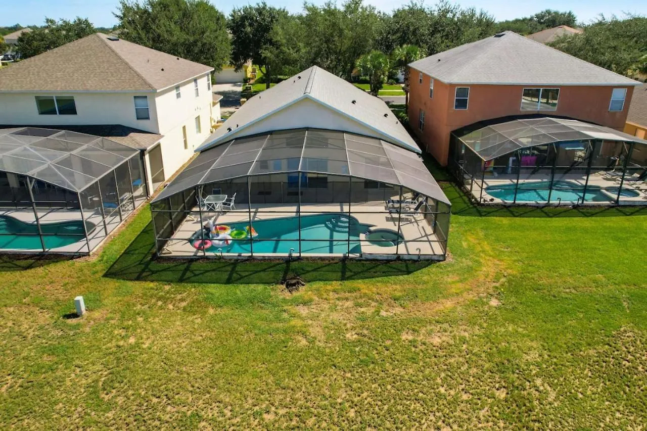 H2631e Single Level Pool Vakantiehuis *